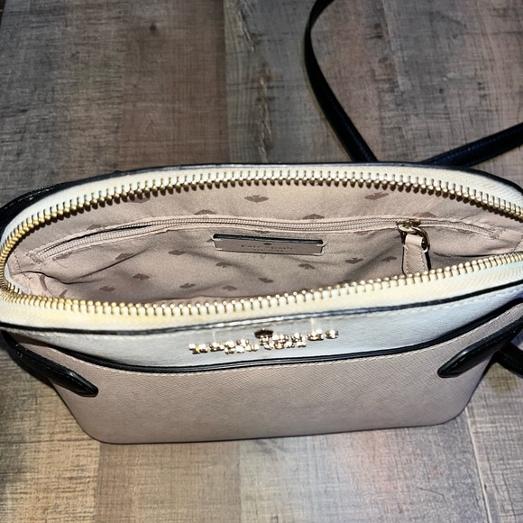 Kate Spade Purse in good condition - Picture 5 of 5